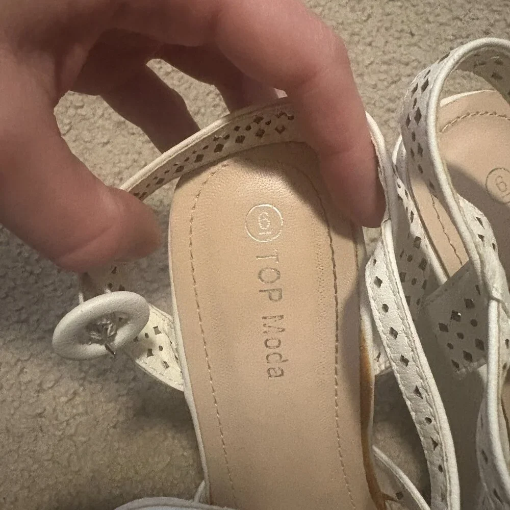 White Wedge - Picture 4 of 4